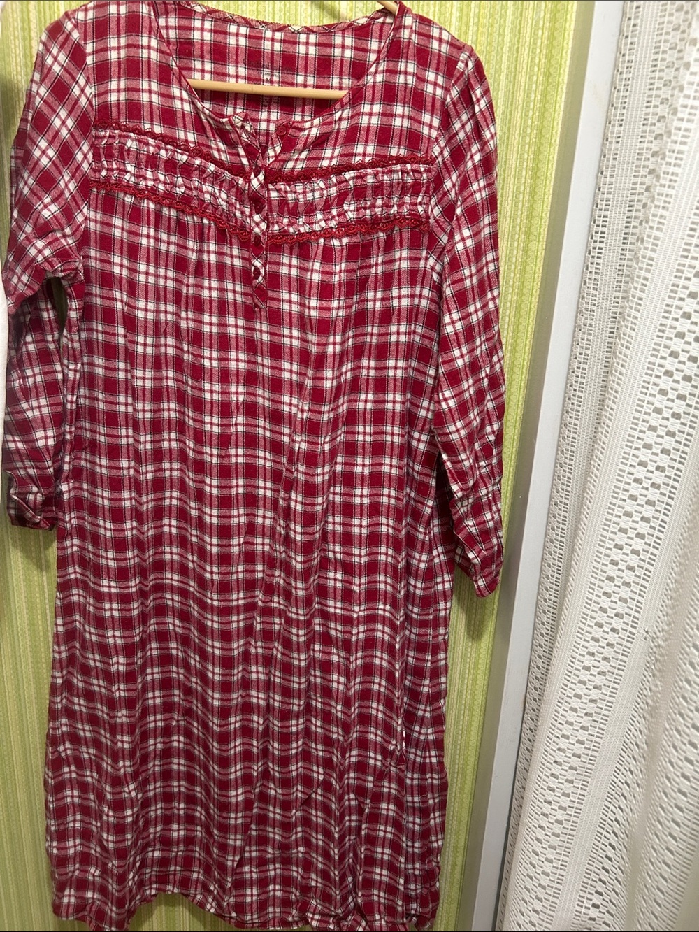 croft & barrow Red and White Plaid Long Sleeve Nightgown